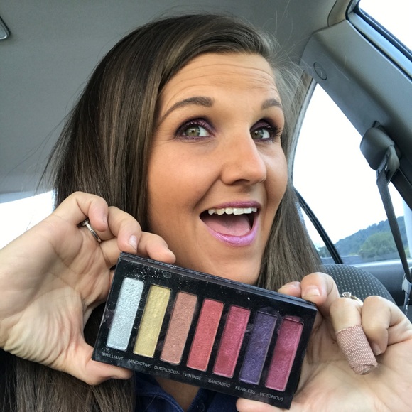 Meet your Posher, Kristy - Picture 2 of 6